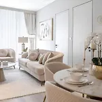 1 Bedroom Marina With Canal View