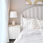 1 Bedroom Marina With Canal View