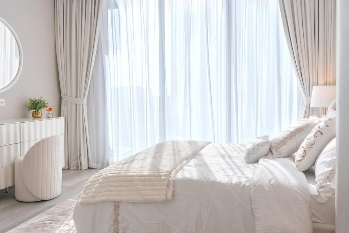 1 Bedroom Marina With Canal View